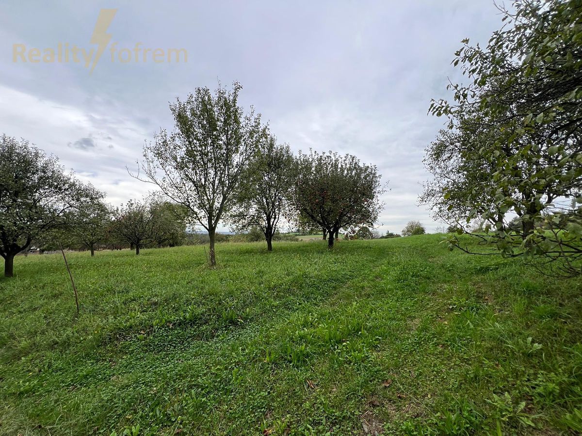 Prodej stavebního pozemku 1632 m² – fotografie 2