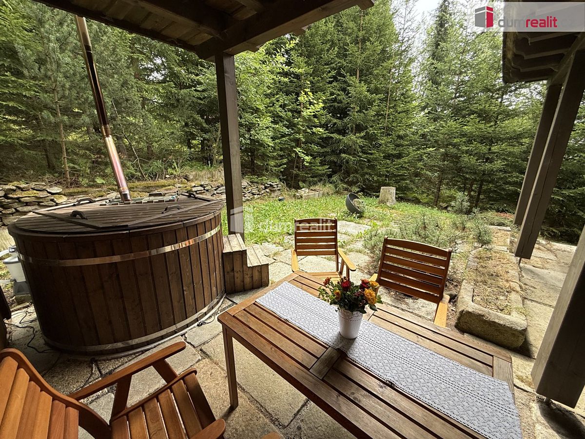 Prodej rodinného domu 300 m², pozemek 1292 m² – fotografie 4