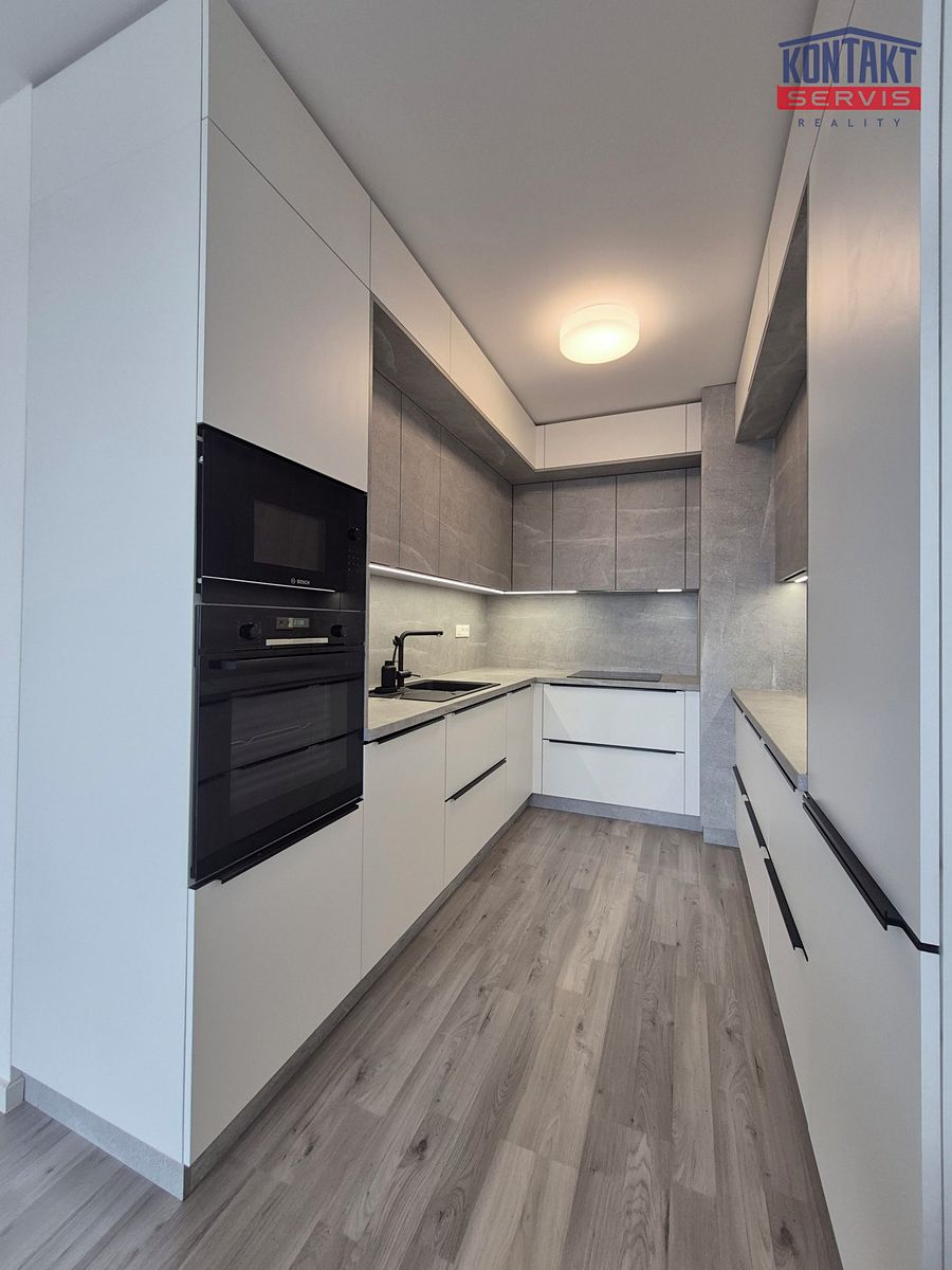 Pronájem bytu 2+kk 64 m² – fotografie 3
