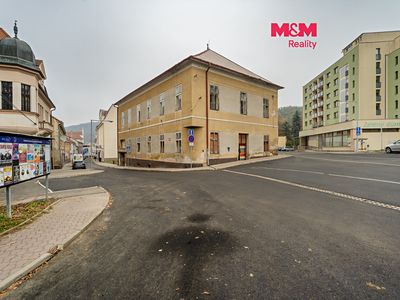 Prodej rodinného domu 1200 m², pozemek 892 m²