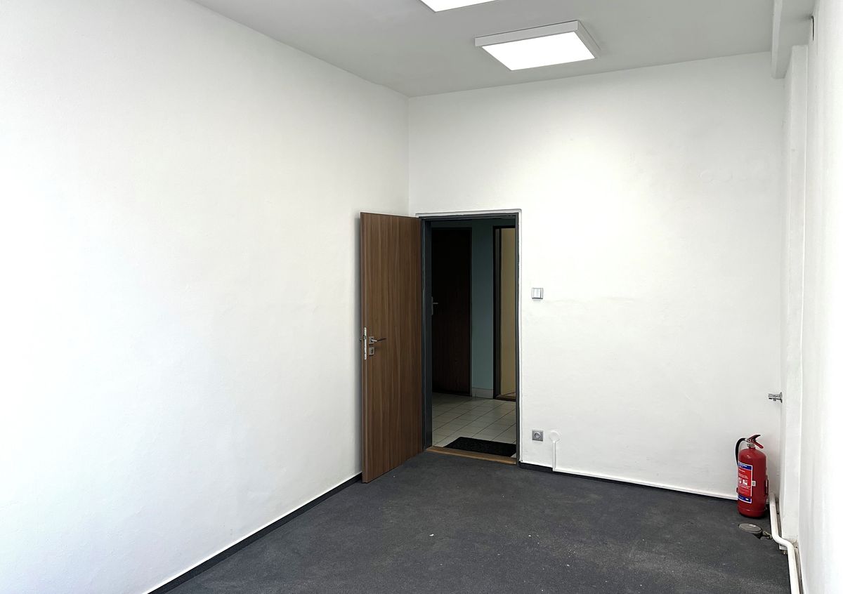 Prodej kanceláře 25 m² – fotografie 2