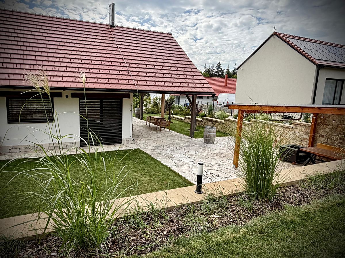 Pronájem rodinného domu 130 m², pozemek 1600 m² – fotografie 2