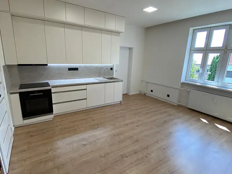 Prodej bytu 3+1 76 m², Zlín – náhled fotky 3