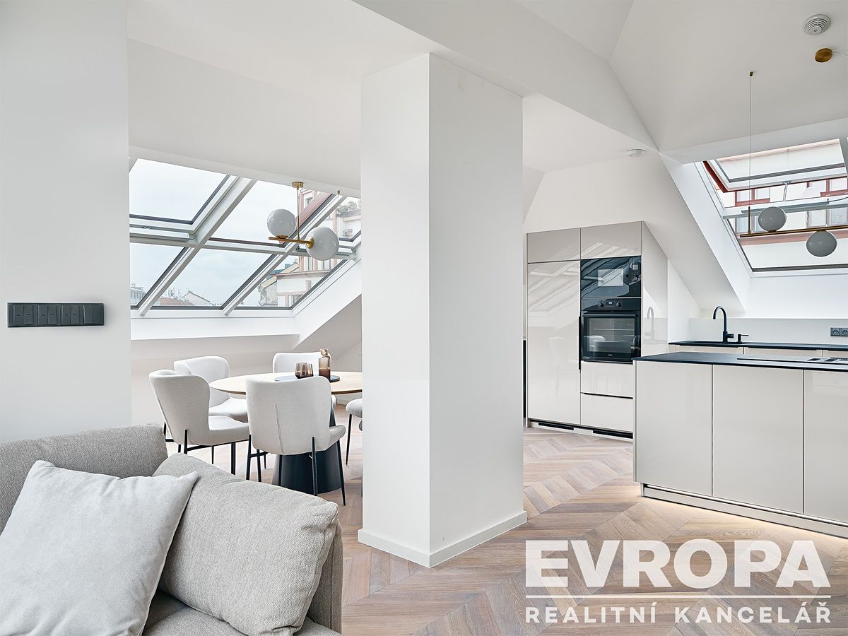 Pronájem bytu atypický 119 m² – fotografie 5