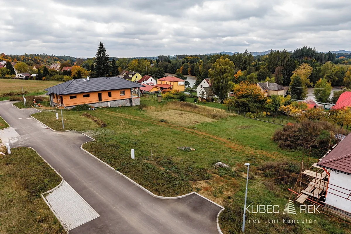 Prodej stavebního pozemku 990 m²