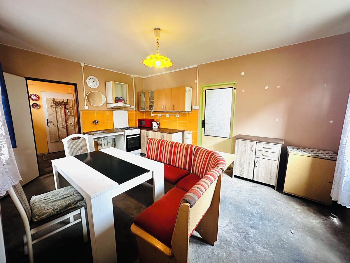 Prodej rodinného domu 86 m², pozemek 1273 m² – fotografie 2