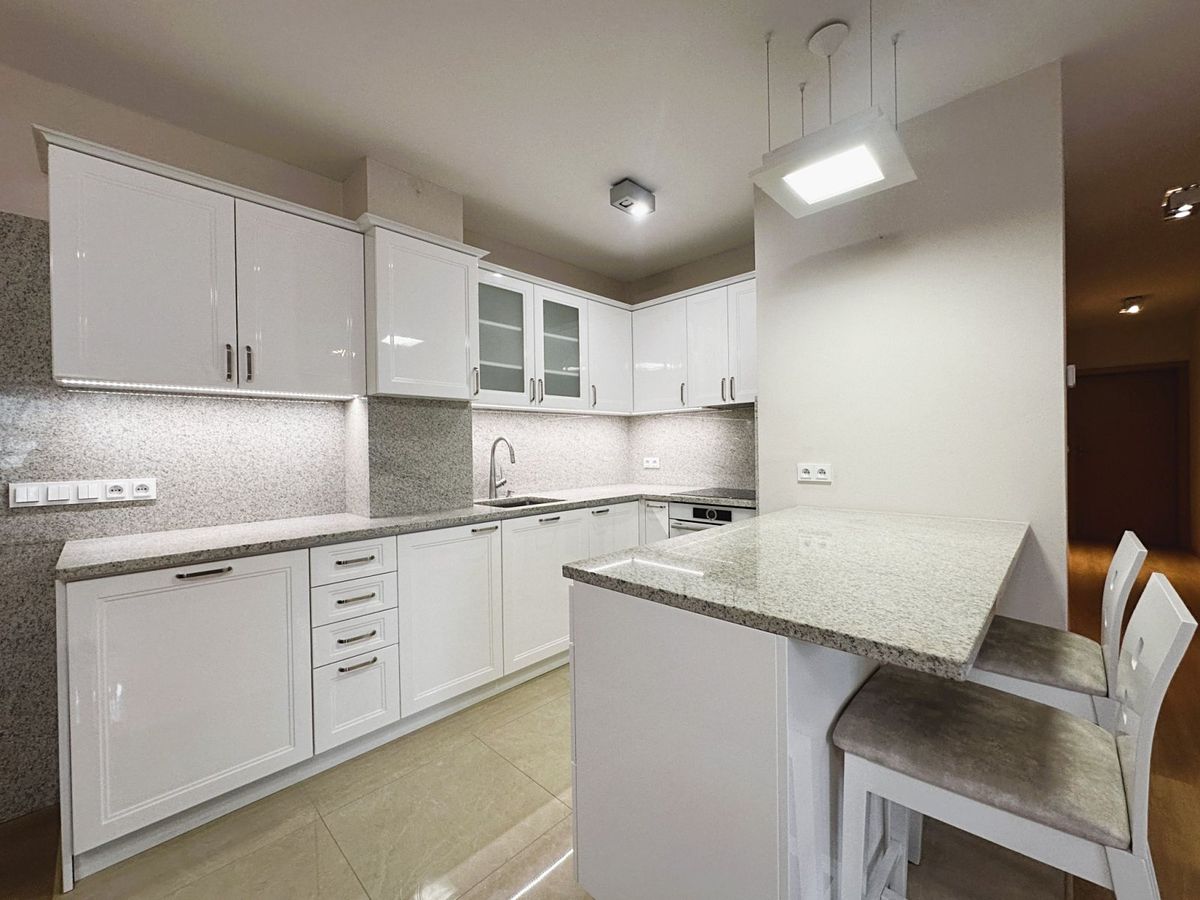 Pronájem bytu 4+kk 107 m² – fotografie 3