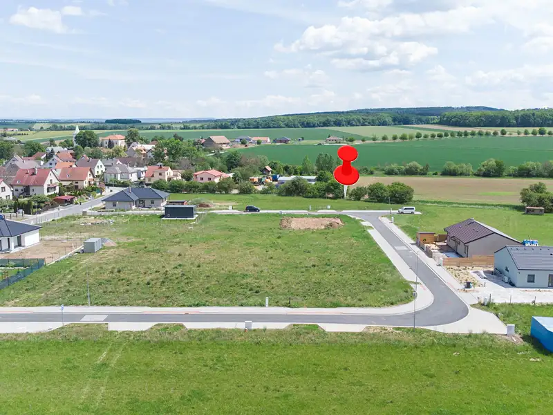 Prodej stavebního pozemku 2629 m², Stolany – náhled fotky 1