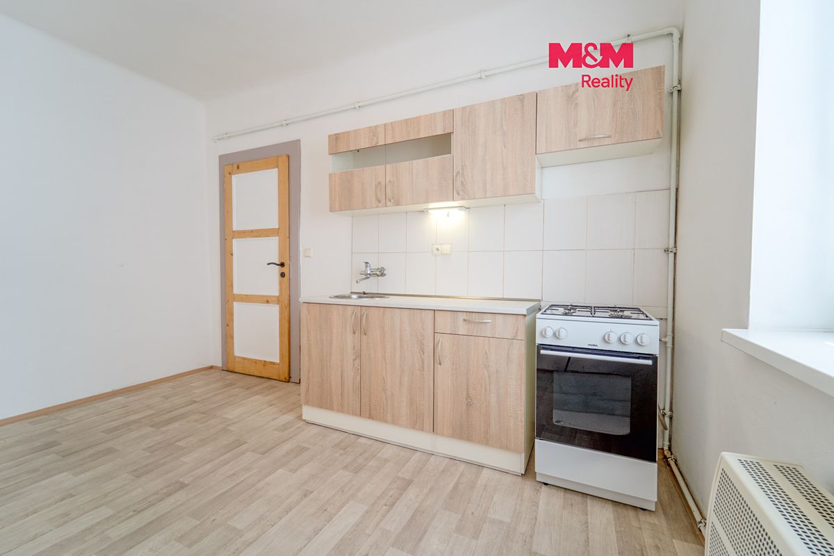 Pronájem bytu 1+1 37 m²