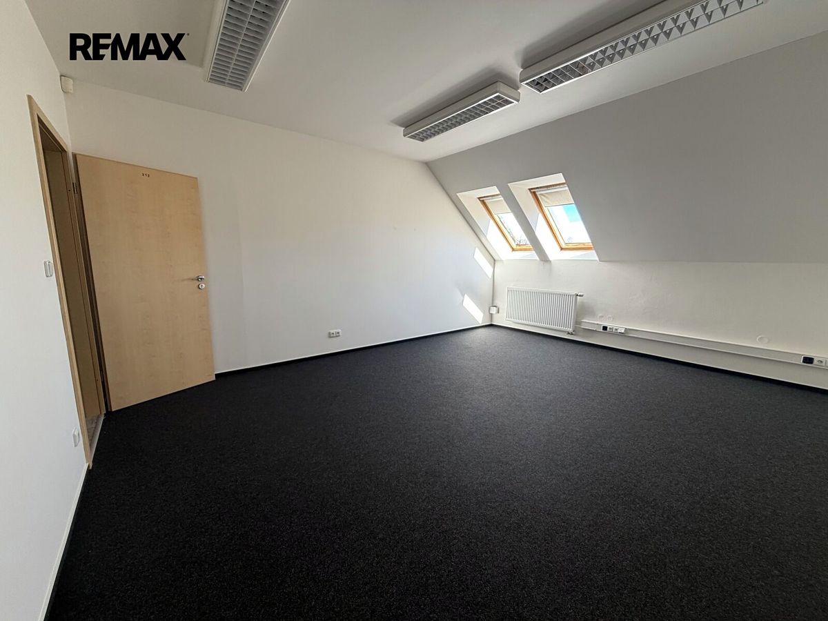 Pronájem kanceláře 30 m² – fotografie 5