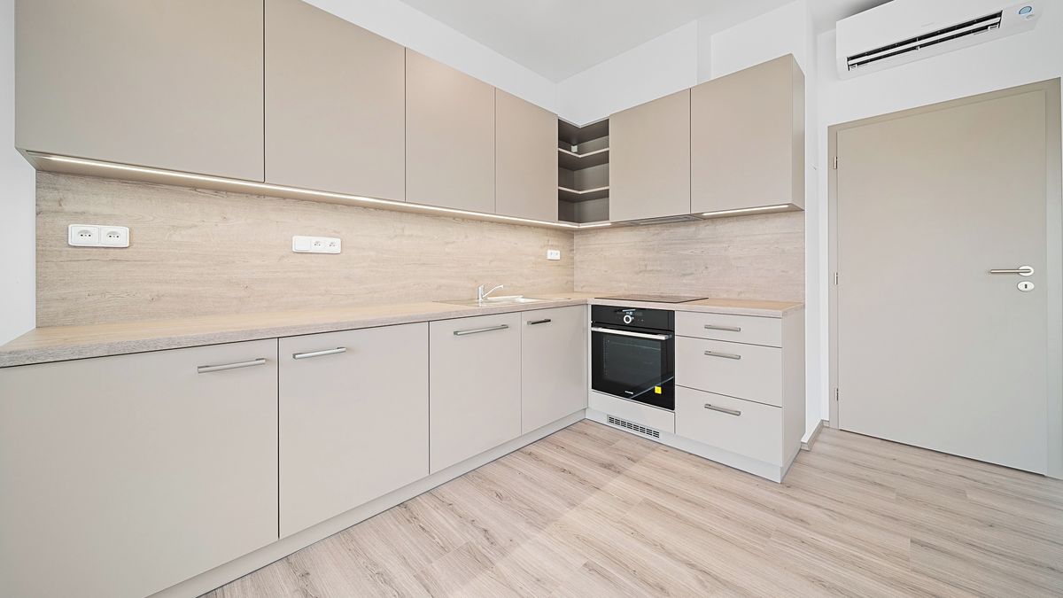 Pronájem bytu 3+kk 82 m² – fotografie 2