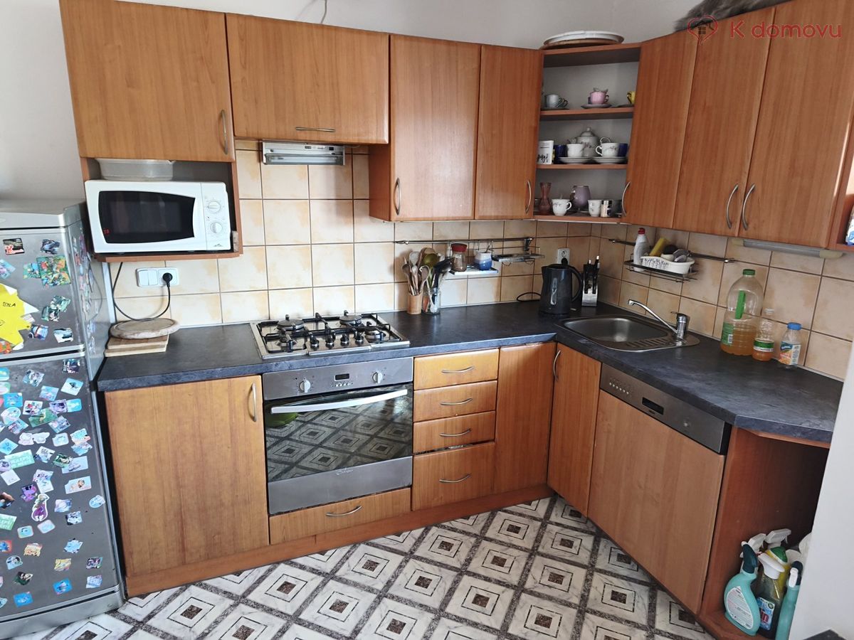 Prodej rodinného domu 140 m², pozemek 268 m² – fotografie 2