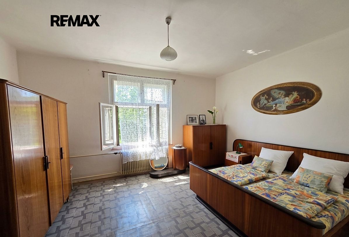 Prodej rodinného domu 200 m², pozemek 1355 m² – fotografie 5