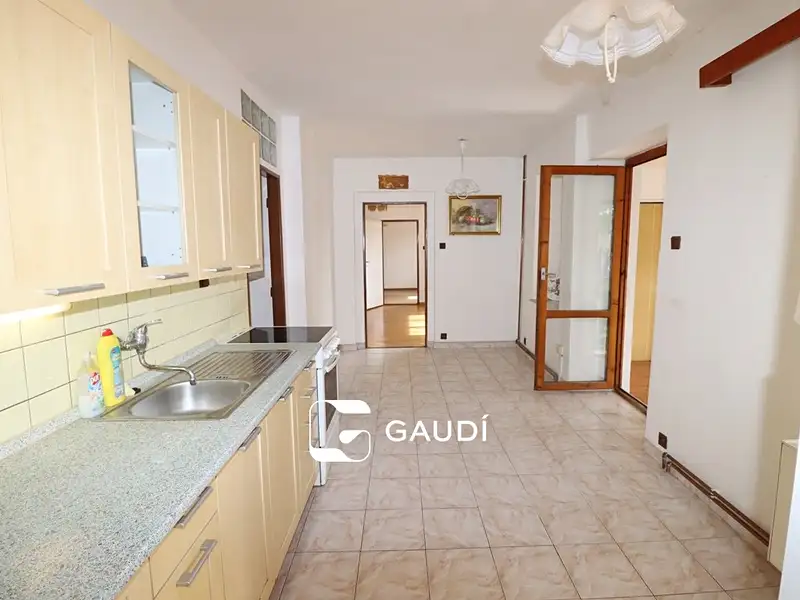 Prodej rodinného domu 260 m², pozemek 338 m², Černošice – náhled fotky 3