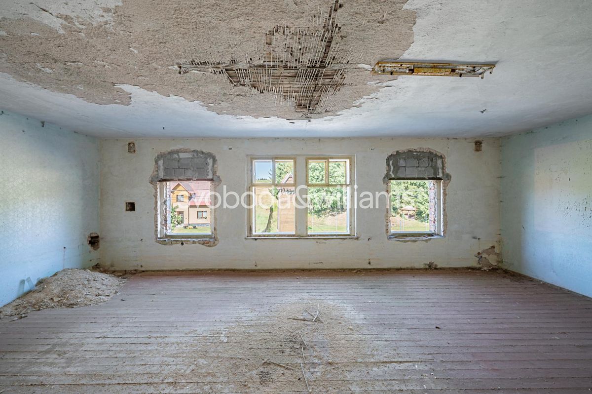 Prodej rodinného domu 779 m², pozemek 1415 m² – fotografie 3
