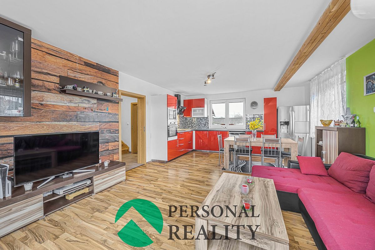 Prodej rodinného domu 97 m², pozemek 738 m² – fotografie 2
