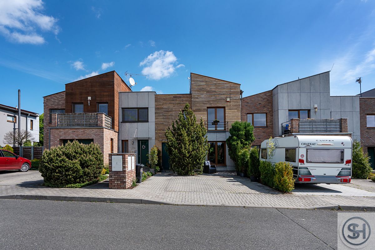 Prodej rodinného domu 98 m², pozemek 185 m² – fotografie 2