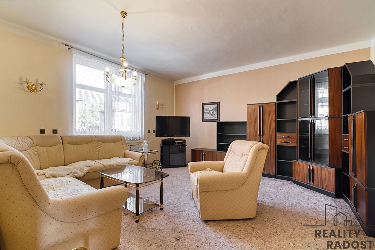 Prodej rodinného domu 181 m², pozemek 60 m² – fotografie 4