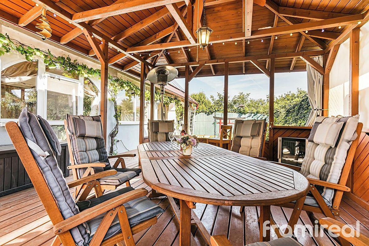 Prodej rodinného domu 250 m², pozemek 516 m² – fotografie 4