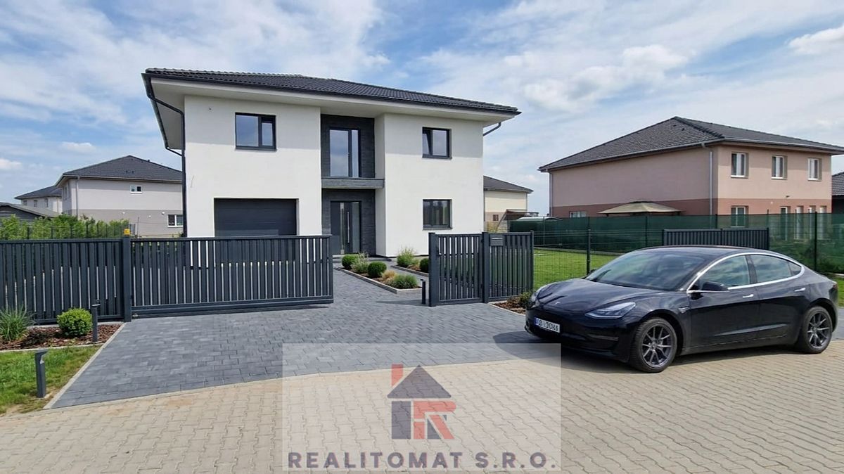 Prodej rodinného domu 190 m², pozemek 842 m² – fotografie 4