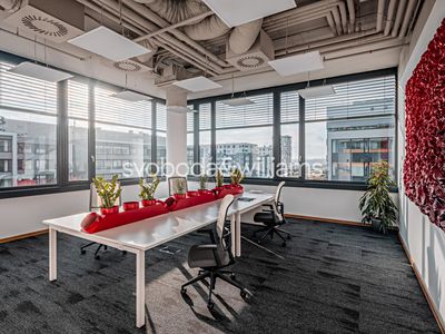 Pronájem kanceláře 1534 m²