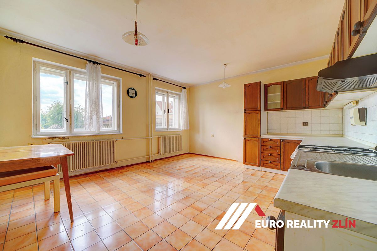 Prodej rodinného domu 116 m², pozemek 835 m² – fotografie 2