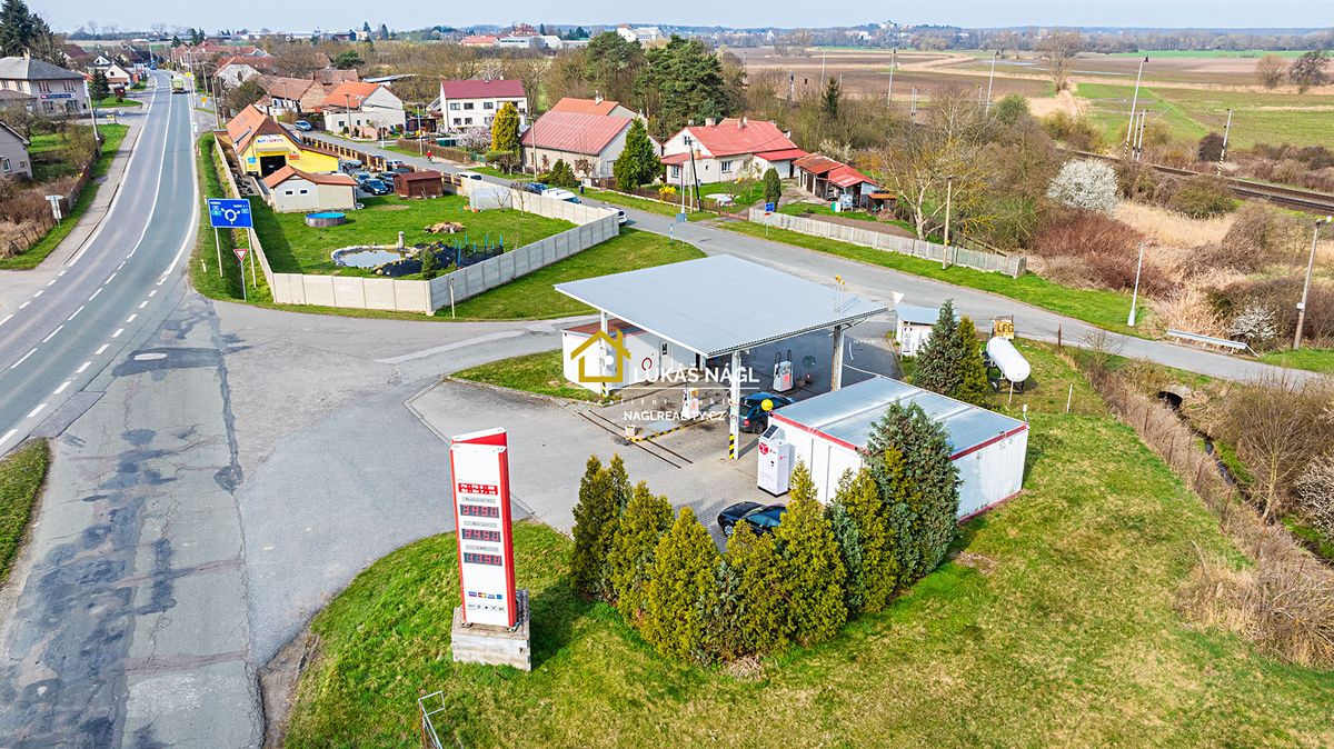 Prodej obchodního prostoru 51 m² – fotografie 2