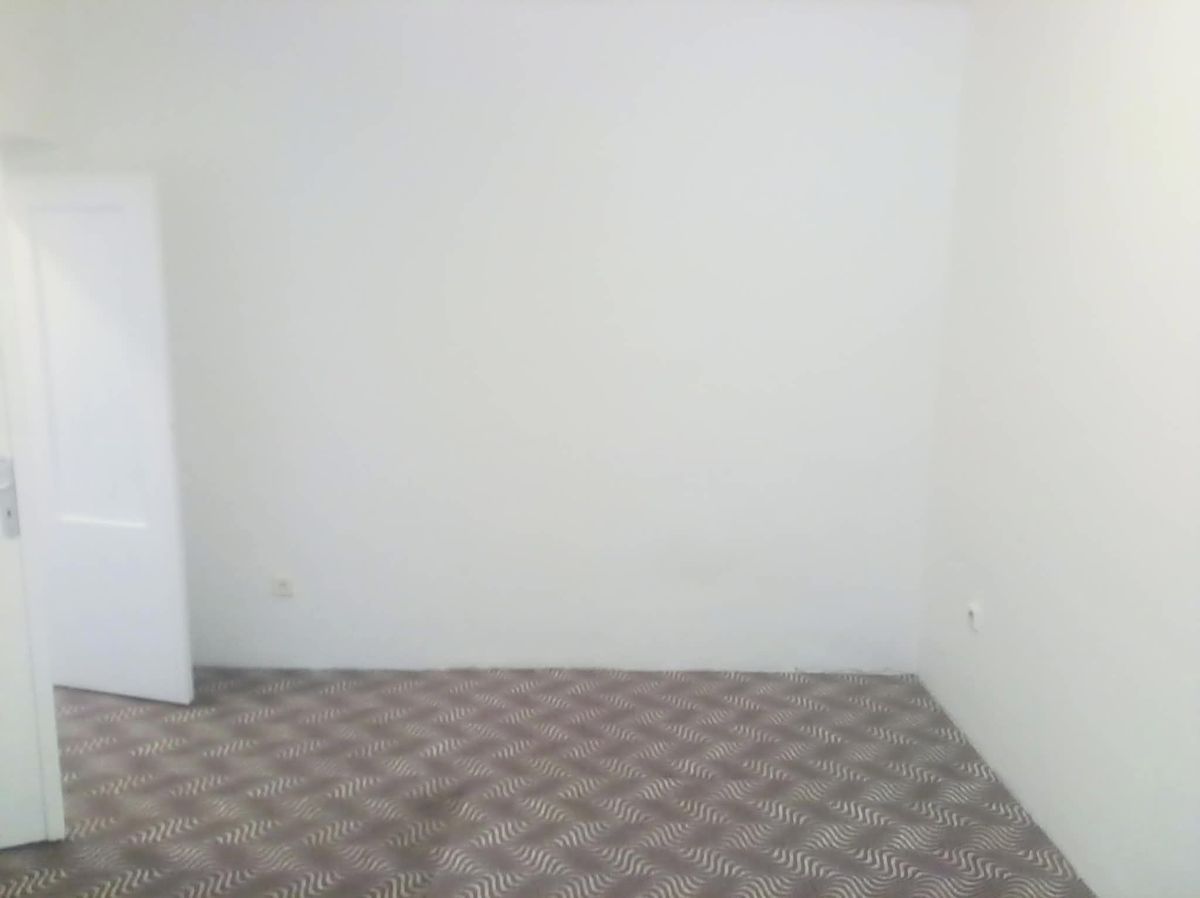 Pronájem bytu 1+kk 28 m² – fotografie 3