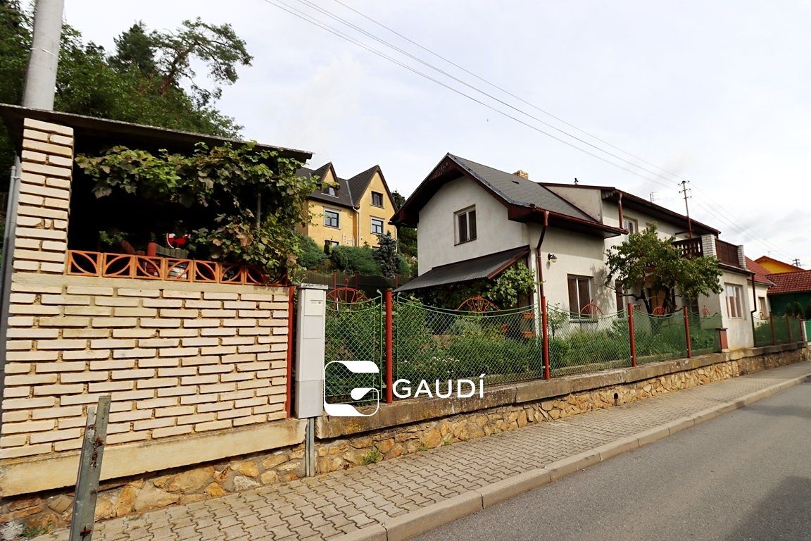 Prodej rodinného domu 260 m², pozemek 338 m²