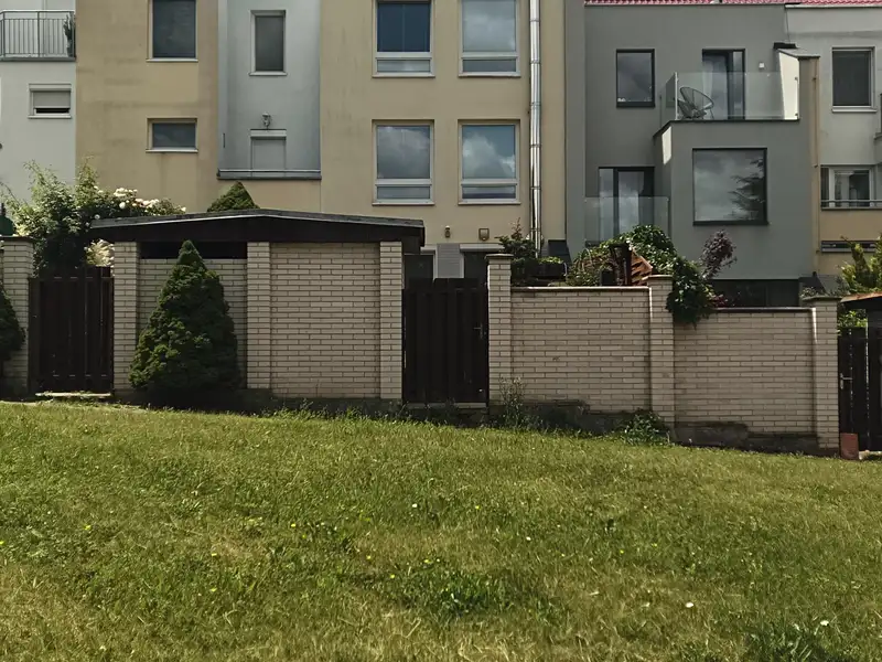 Pronájem rodinného domu 240 m², pozemek 280 m², Praha – náhled fotky 2