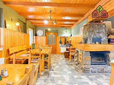 Prodej komerčního prostoru, 216 m² (3 z 33)