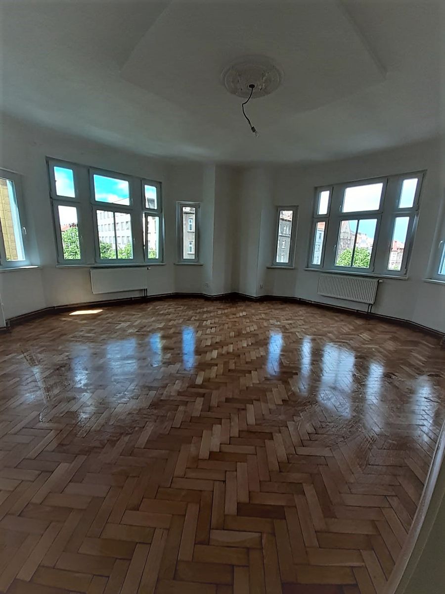 Pronájem bytu 1+1 64 m²