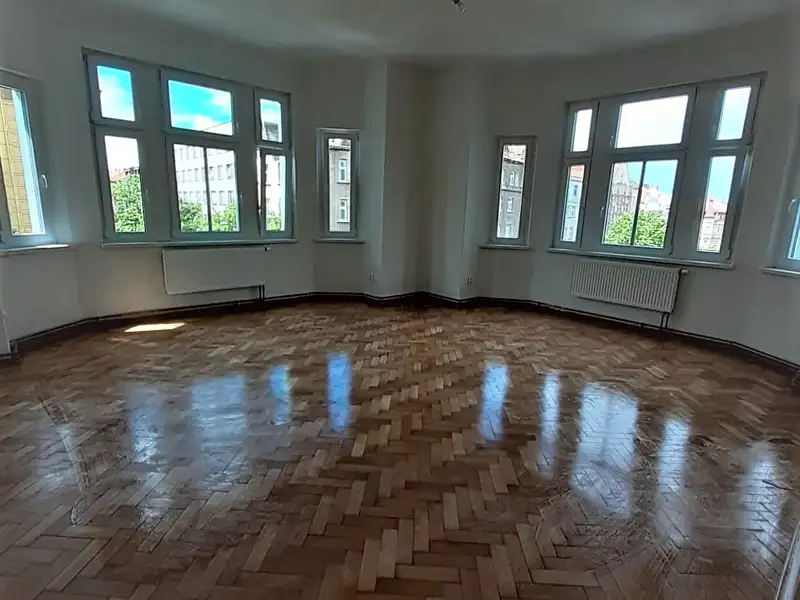 Pronájem bytu 1+1 64 m², Plzeň – náhled fotky 1