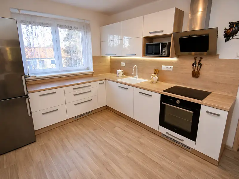Prodej bytu 2+1 54 m², Chvaletice – náhled fotky 2