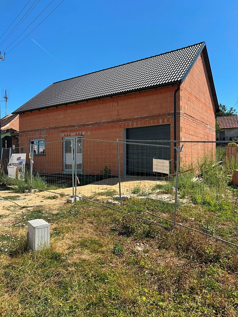 Prodej rodinného domu 203 m², pozemek 397 m² – fotografie 2