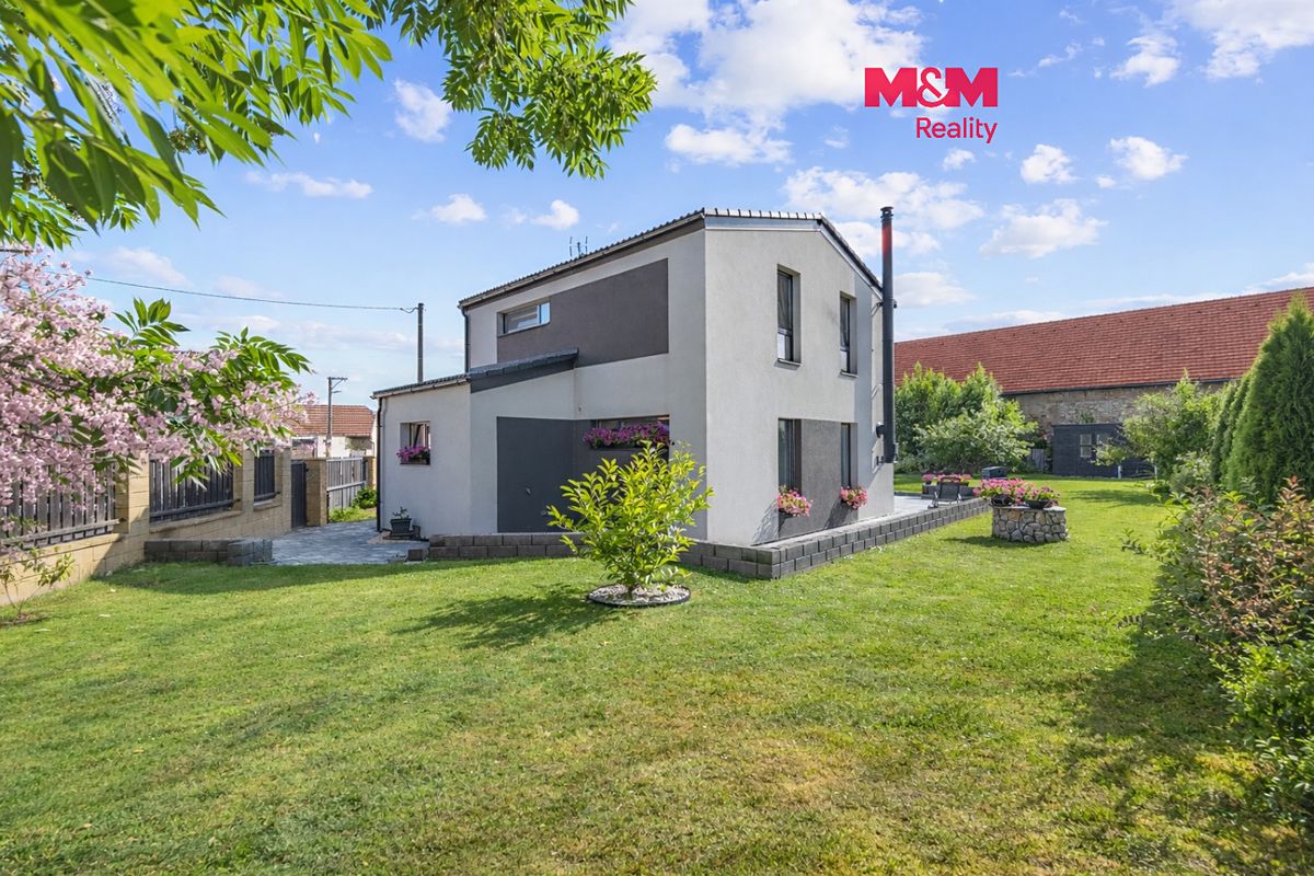 Prodej rodinného domu 102 m², pozemek 866 m²