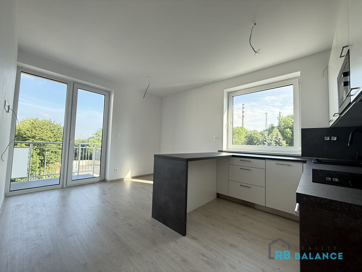 Pronájem bytu 2+kk 47 m² – fotografie 4