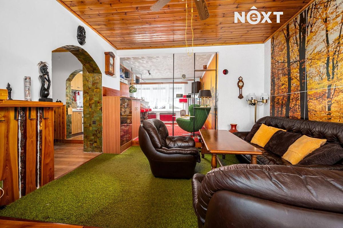 Prodej rodinného domu 240 m², pozemek 699 m² – fotografie 3