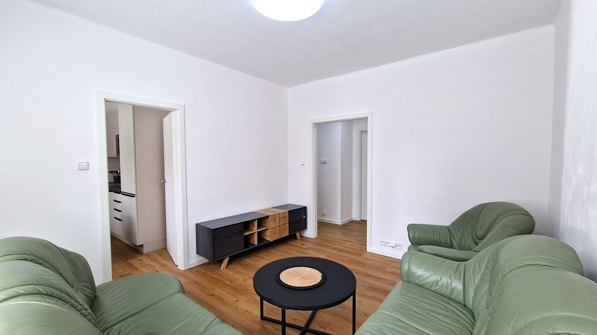 Pronájem bytu 2+1 56 m² – fotografie 3