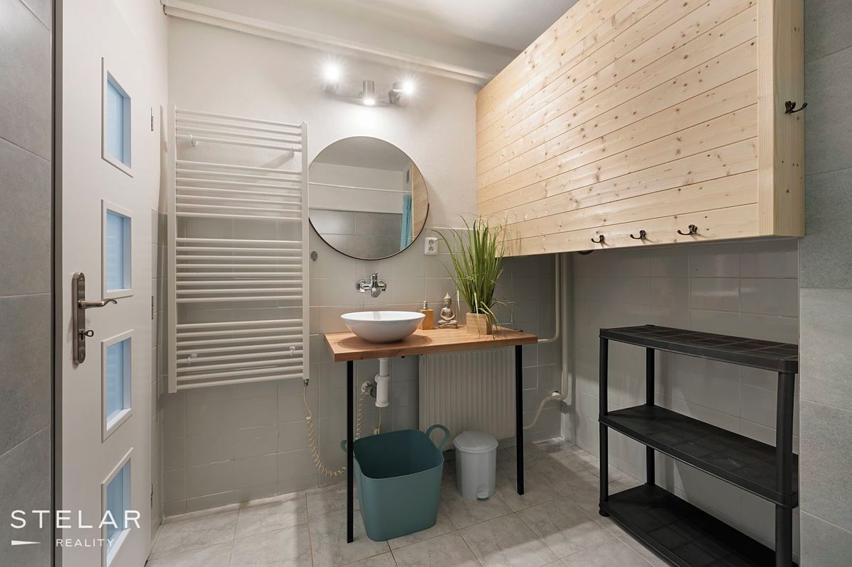 Prodej rodinného domu 220 m², pozemek 300 m² – fotografie 2