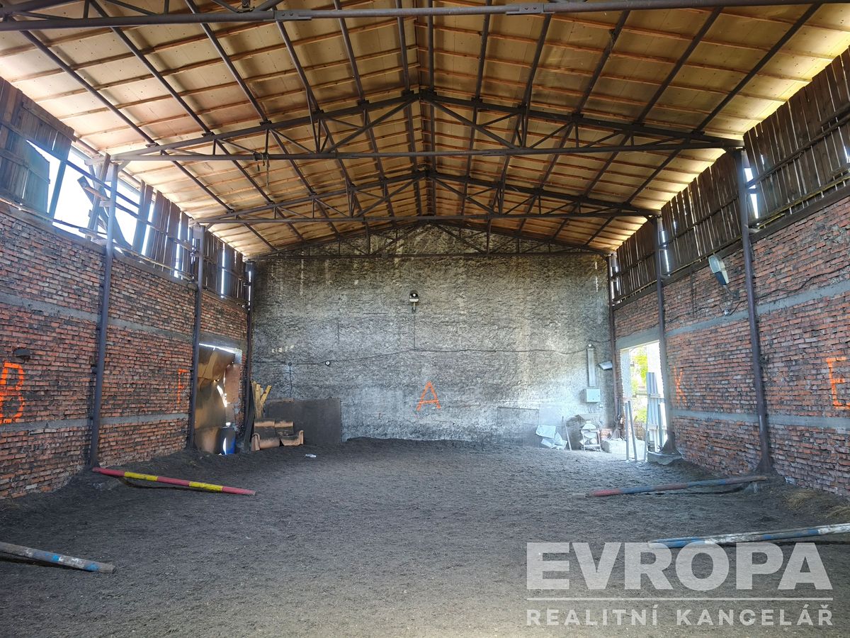 Pronájem skladového prostoru 224 m² – fotografie 2