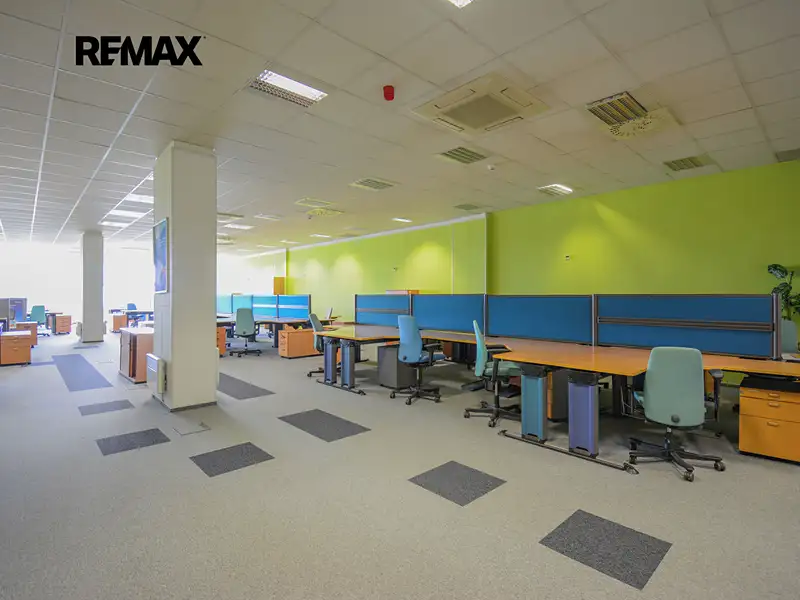 Pronájem kanceláře 321 m², Pardubice – náhled fotky 2