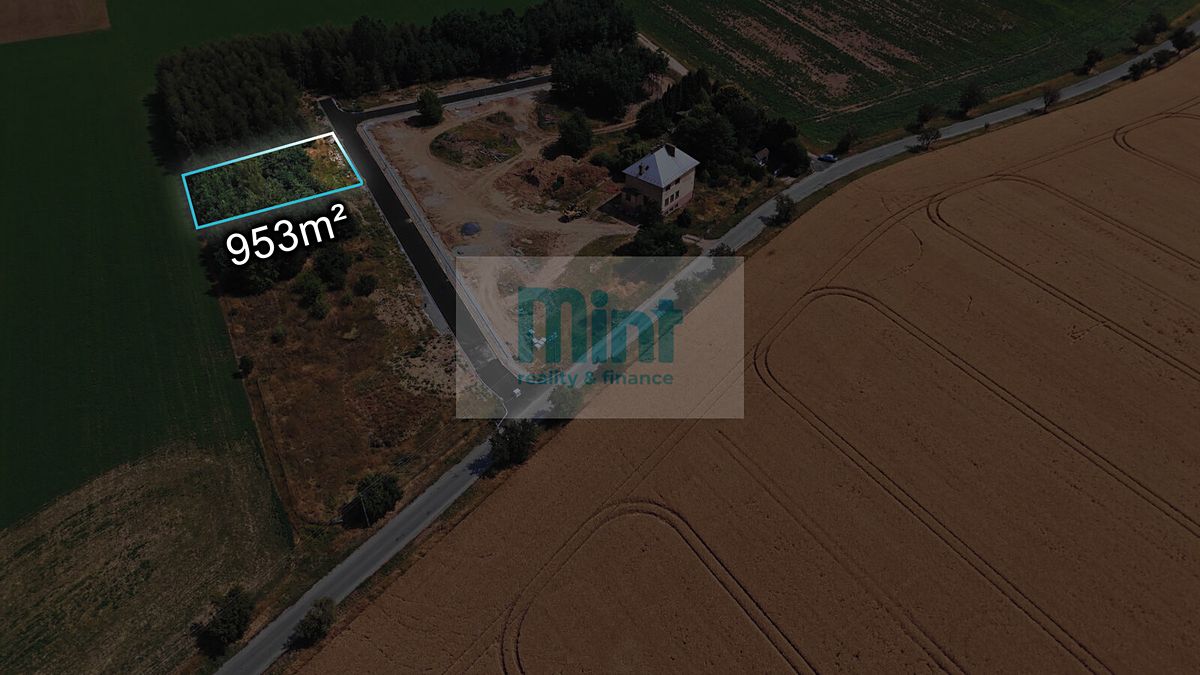 Prodej stavebního pozemku 953 m² – fotografie 2