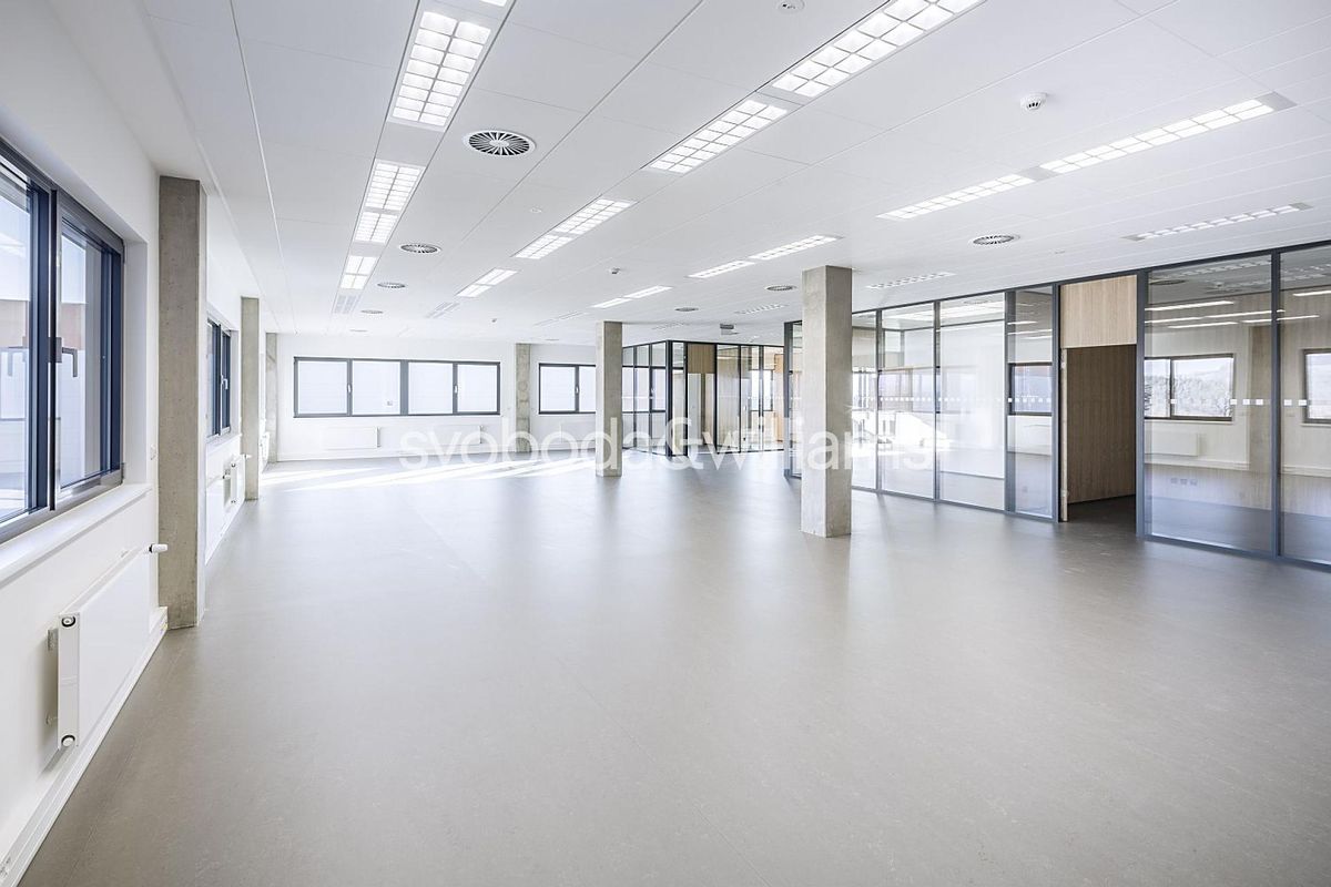 Pronájem výrobní haly, prostoru 2599 m² – fotografie 2