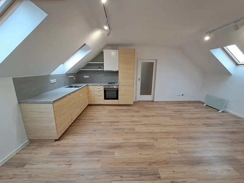 Pronájem bytu 1+kk 42 m², Jihlava – náhled fotky 1