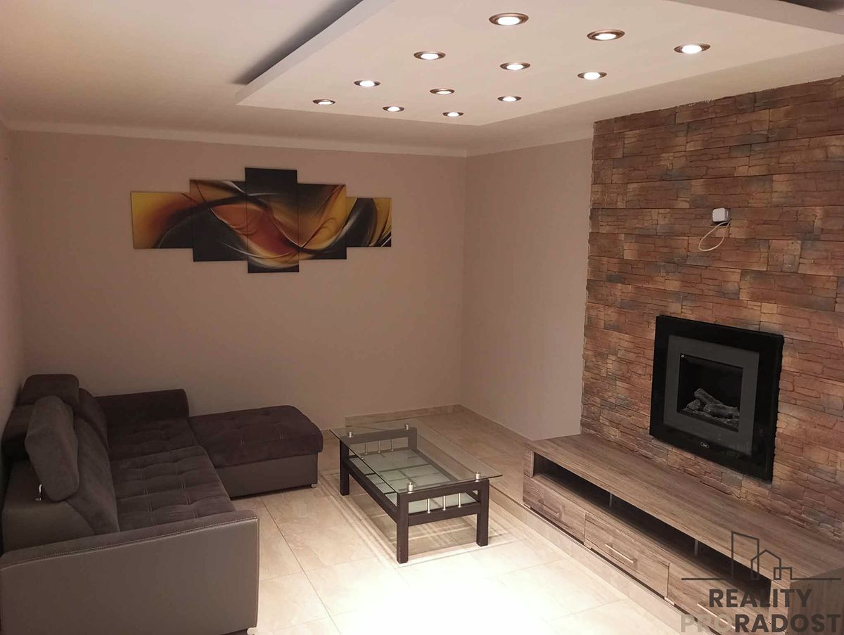 Pronájem bytu 2+1 87 m² – fotografie 2