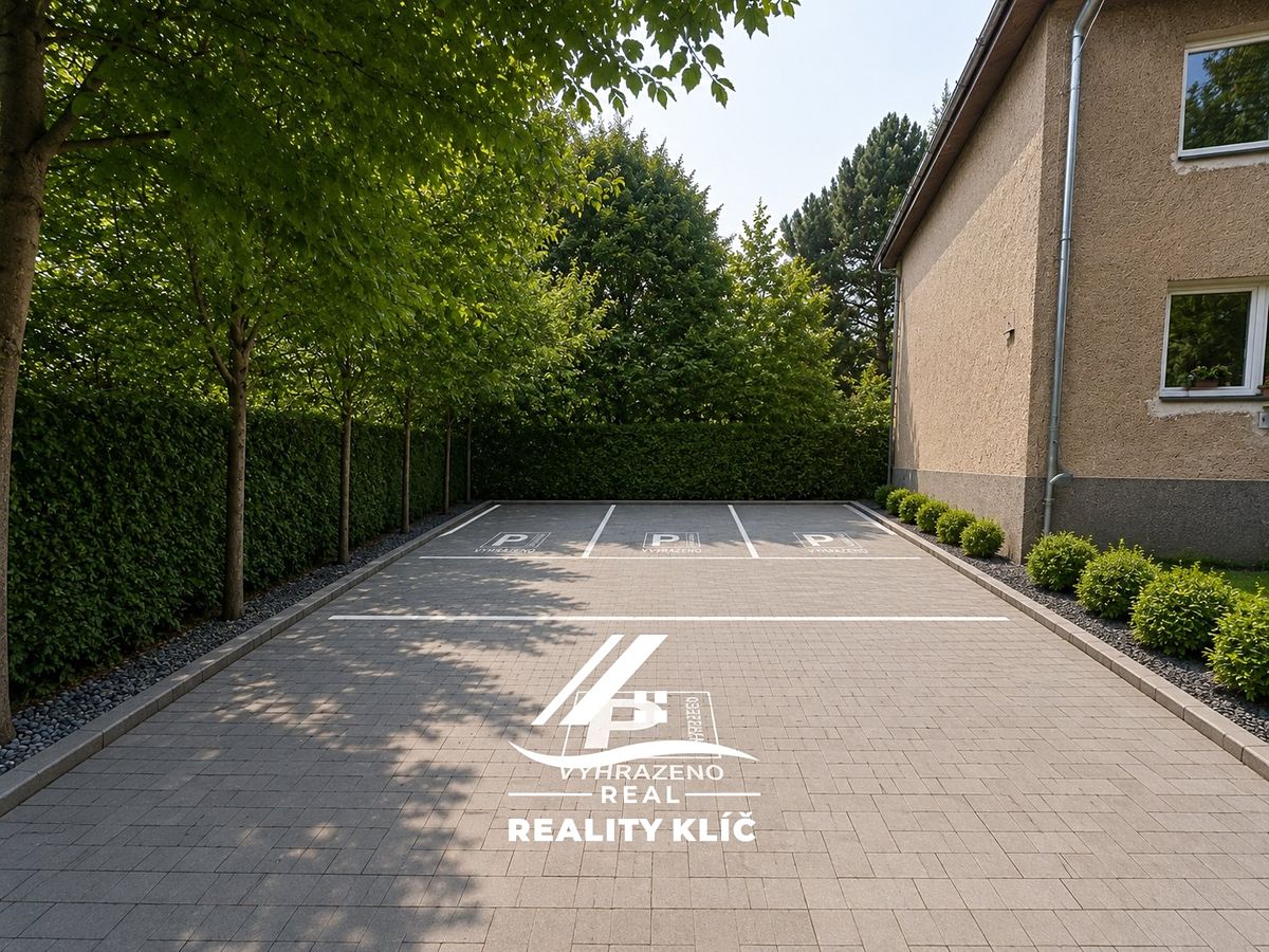 Pronájem garážového stání 493 m²