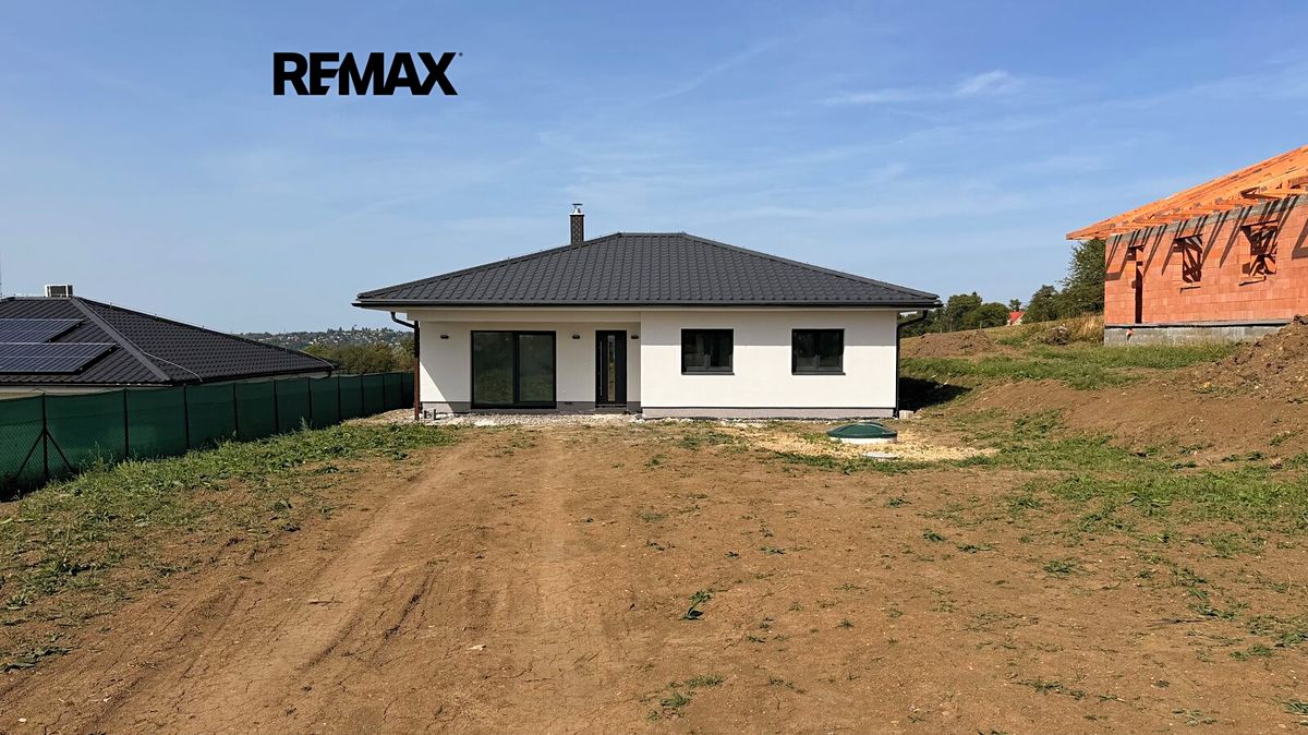 Prodej rodinného domu 109 m², pozemek 1013 m² – fotografie 2