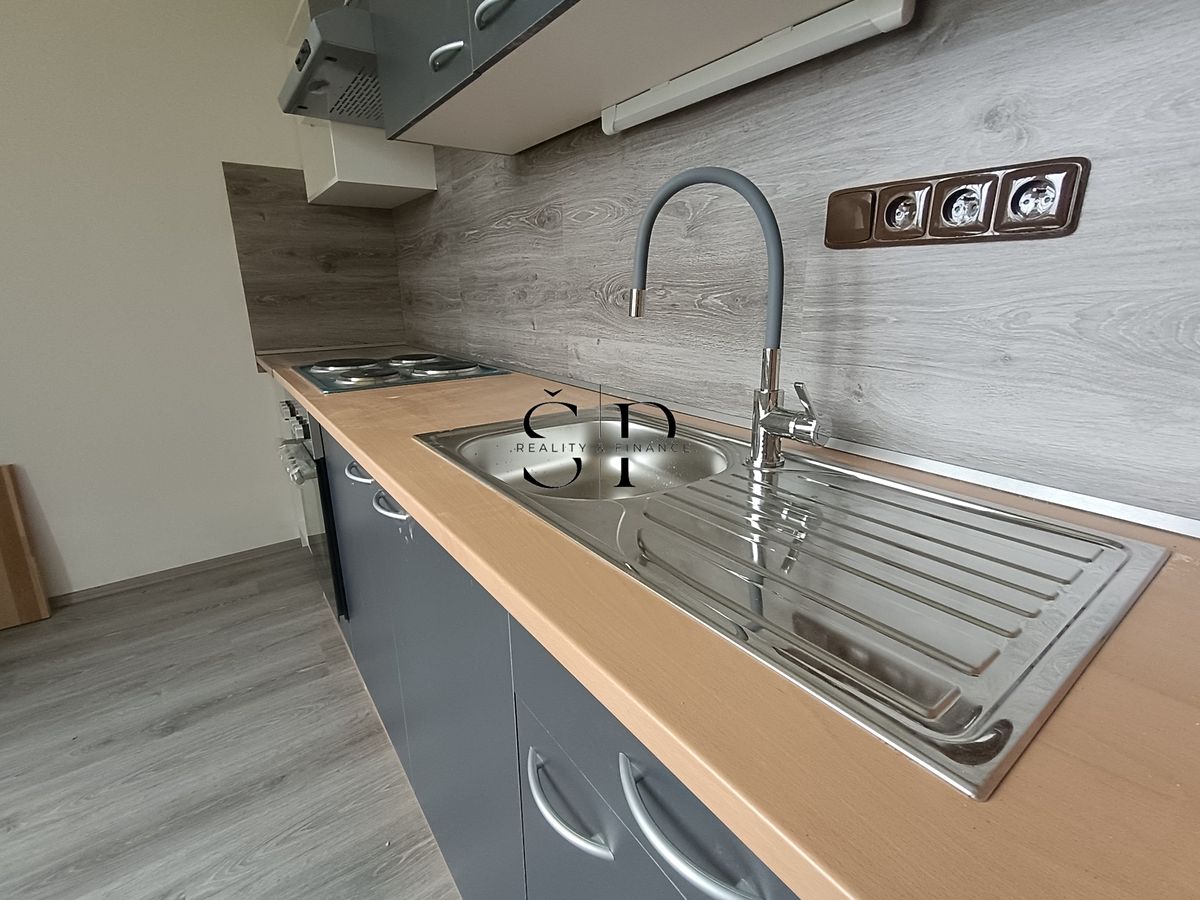 Pronájem bytu 2+kk 48 m² – fotografie 2