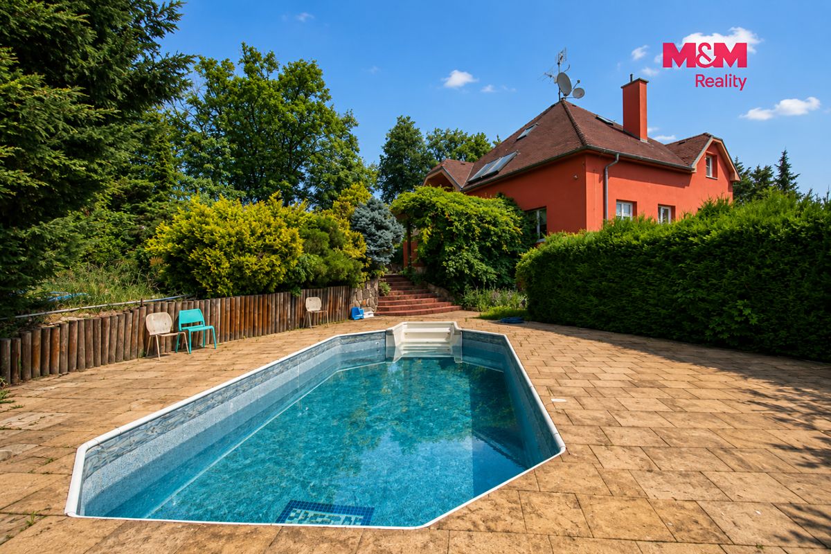 Pronájem rodinného domu 279 m², pozemek 1320 m² – fotografie 2